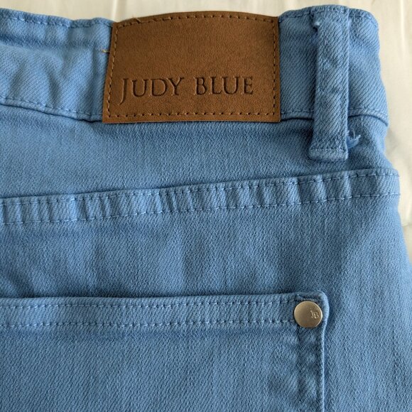 Judy Blue Shorts Women's 1XL Sky Blue Fray-Hem Garment Dyed Shield Pockets - Picture 10 of 16
